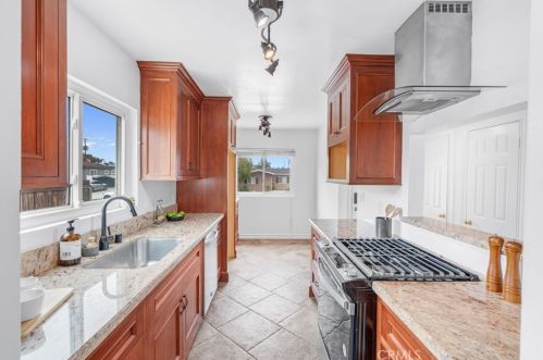 821 Woodcroft Ave, Glendora CA  91740-5447 exterior