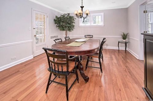 120 Albemarle Rd, White Plains NY  10605-3304 exterior