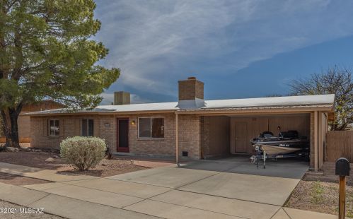 8600 Desert Spring St, Tucson, AZ 85730-4715