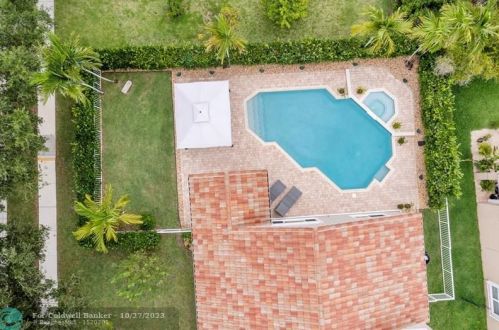 1277 144th Ter, Hollywood FL  33028-2925 exterior
