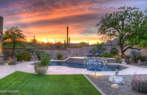6318 Pinnacle Ridge Dr, Tucson, AZ 85718-3535