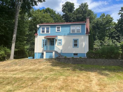 1633 Hanover St, Yorktown Hgts, NY 10598-4732