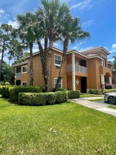 8365 Mulligan Cir, Fort Pierce, FL 34986-3304