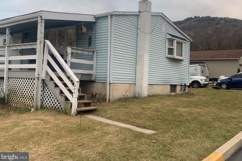 204 Lehigh Ave, Palmerton, PA 18071-1808