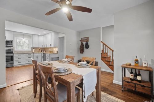 385 Saw Mill River Rd, Yorktown Hgts NY  10598-6131 exterior