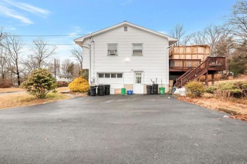 4 Amundsen Ln, Airmont NY  10901-7512 exterior