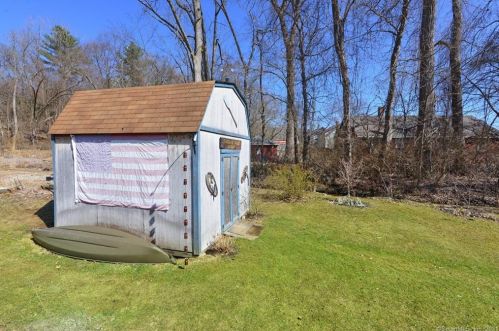 7 Dewey St, Putnam CT  06260-1352 exterior