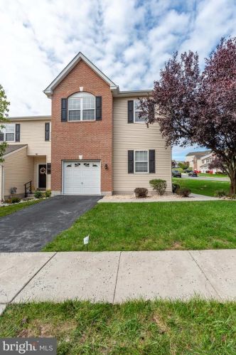 105 Stone Hill Dr, Pottstown, PA 19464-5299