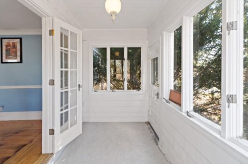 2535 Hartford Ave, Providence RI 02919-1604 exterior