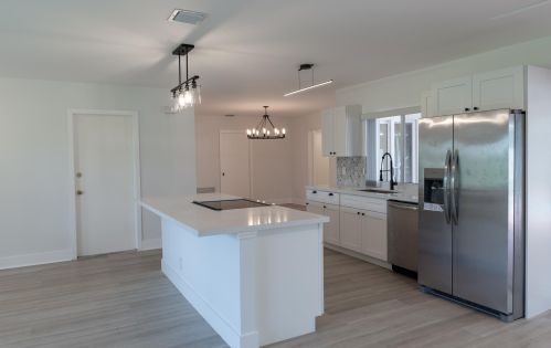 905 Sunset Rd, Boynton Beach, FL 33435-7956