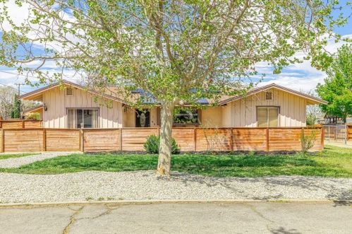 4647 Avenue, Lancaster, CA 93536-2461
