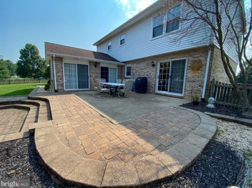 5 Wortham Ct, Bear DE  19701-2060 exterior