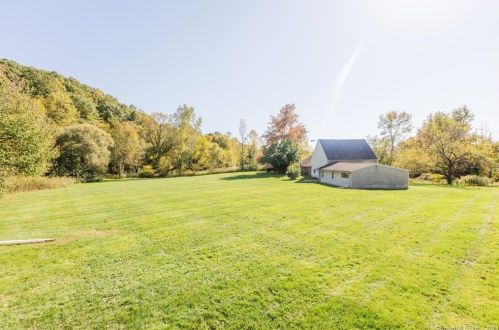 264 Half Mile Rd, North Haven, CT 06473-4112