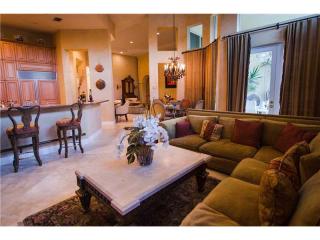 891 Captiva Dr, Hollywood FL  33019-5044 exterior