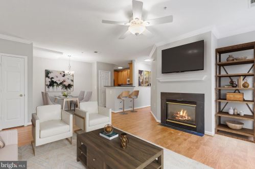 13170 Marcey Creek Rd, Herndon, VA 20171-4821