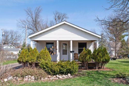 212 4th Ave, Spectacle Lake, MN 55008-1213