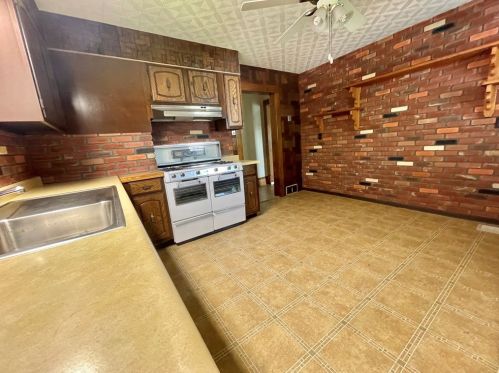 1114 Vine St, South Connellsville PA  15425-4733 exterior