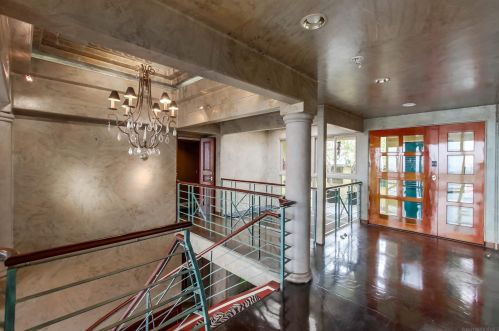 2481 Presidio Dr, San Diego, CA 92103-1017