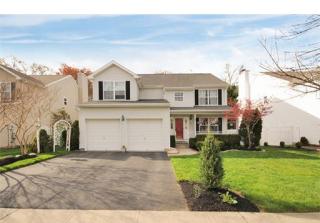 10 Sutton Pl, Helmetta, NJ 08828-1158