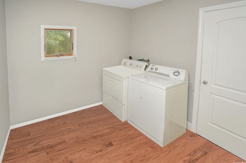 195 Franklin Rd, Oakdale NY  11769-2243 exterior