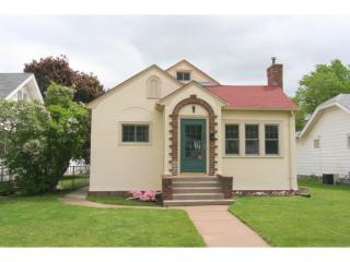 2735 Garfield St, Minneapolis, MN 55418-3017