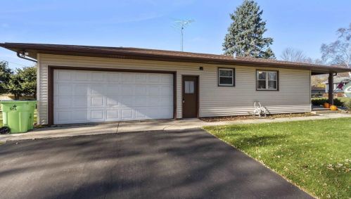 401 Lake St, Beaver Dam, WI 53916-1233