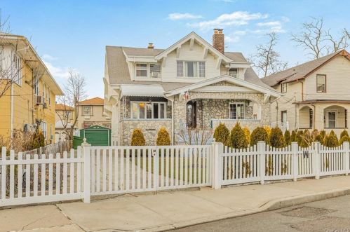 505 Grassmere Ter, Far Rockaway, NY 11691-2664