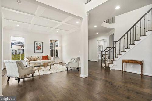 10244 Forest Lake Dr, Great Falls VA  22066-3609 exterior