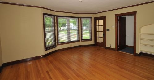 661 Oak Park Ct, Milwaukee, WI 53214-1931