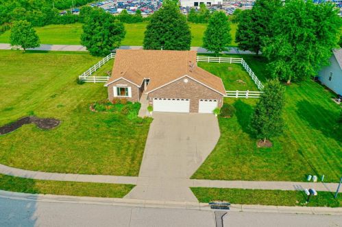 35 Green Knoll Dr, Franklin, OH 45005-4563