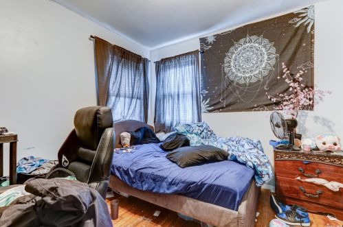 230 Urban Ave, Westbury NY  11590-3851 exterior