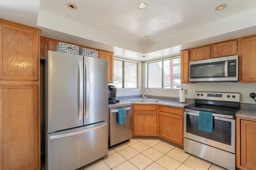 6319 Turquoise Ave, Glendale AZ 85302-1037 exterior