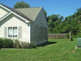 4164 Kennison Village Dr, Winston Salem, NC 27127-6695