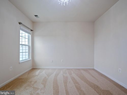 1708 Rockledge Ter, Woodbridge VA  22192-2508 exterior