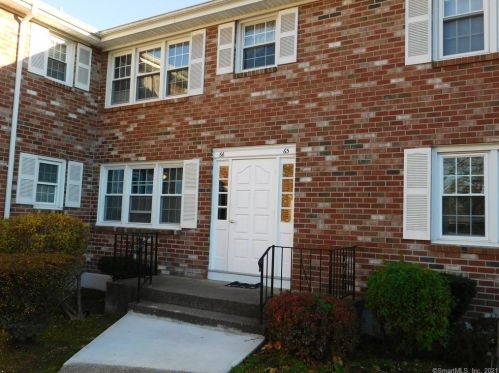 66 Robert Treat Dr, Milford, CT 06460-8352