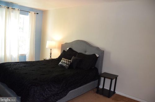 216 Stone Hurst Ct, New Castle DE  19720-3946 exterior