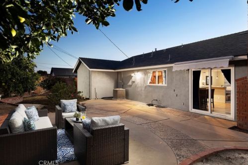957 Hart St, Orange, CA 92867-6220