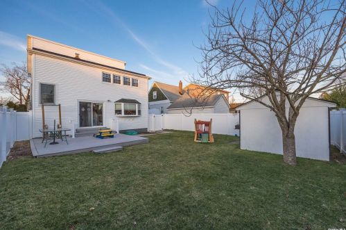 2532 Washington Blvd, North Bellmore NY  11710-2643 exterior