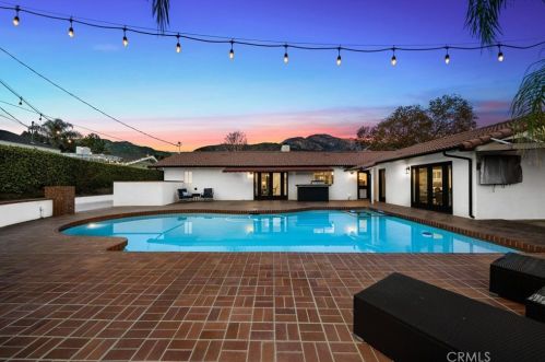 330 Deborah Ct, Upland CA  91784-1456 exterior