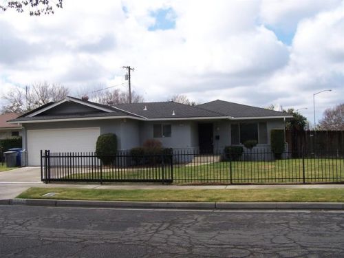 2339 Garden Ave, Fresno, CA 93703-2814