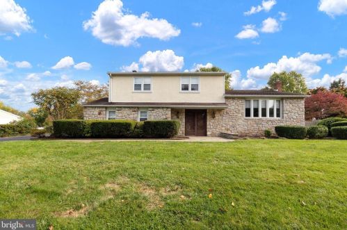 55 Sophia Dr, Southampton, PA 18966-1222
