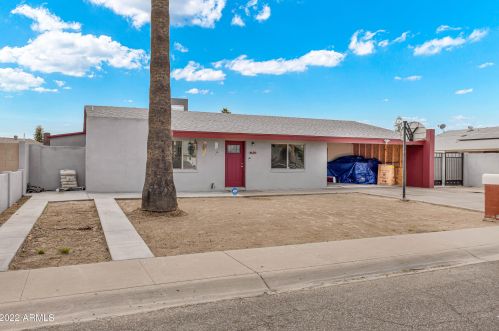 7941 Clayton Dr, Phoenix, AZ 85033-2226