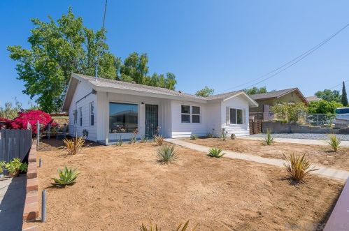 5944 Redwood St, San Diego, CA 92105-3819