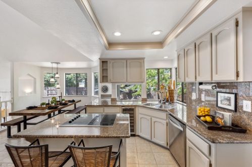 186 Baurer Cir, Folsom CA  95630-6786 exterior