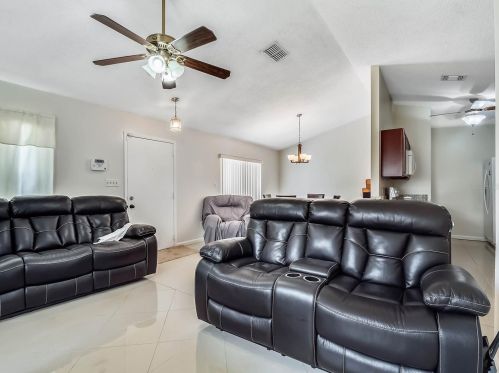 1424 Drayton Ct, Orlando, FL 32825-5294