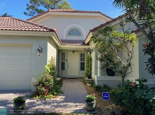 106 Lone Pine Ln, West Palm Beach, FL 33410-2400