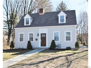 16 Francis Ave, Stamford, CT 06905-3703