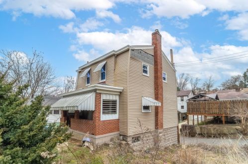 1813 Packer St, Mckeesport, PA 15132-5043