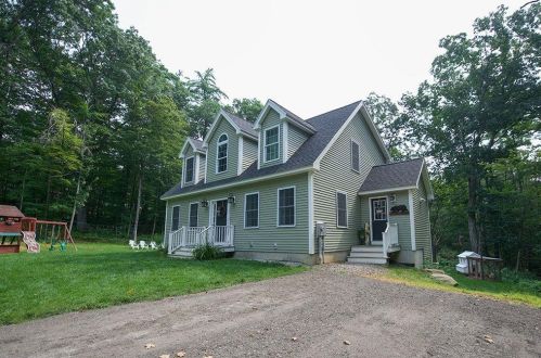 223 Fremont Rd, Sandown, NH 03873-2207