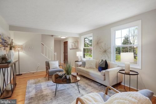 10624 Cavalcade St, Great Falls VA  22066-2427 exterior